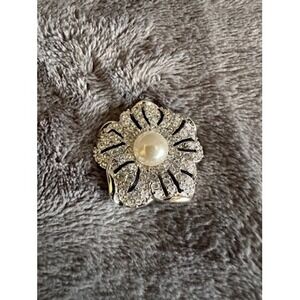 Swarovski Flower‎ Brooch Pin Rhinestone Faux Pearl Silver Tone Floral Jewelry